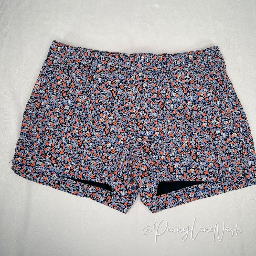 Gap 3" Khaki Shorts Size 6 Ditsy Floral - Picture 2 of 12